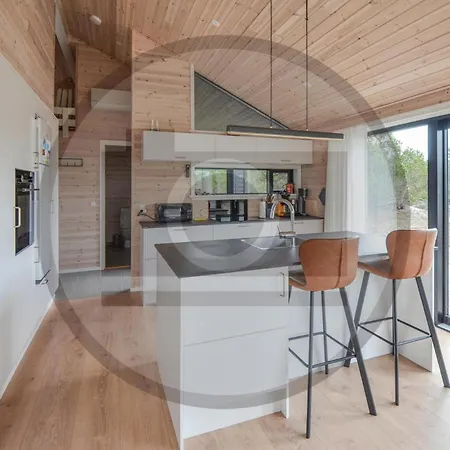 2 Bedroom Gorgeous In Casa de Férias